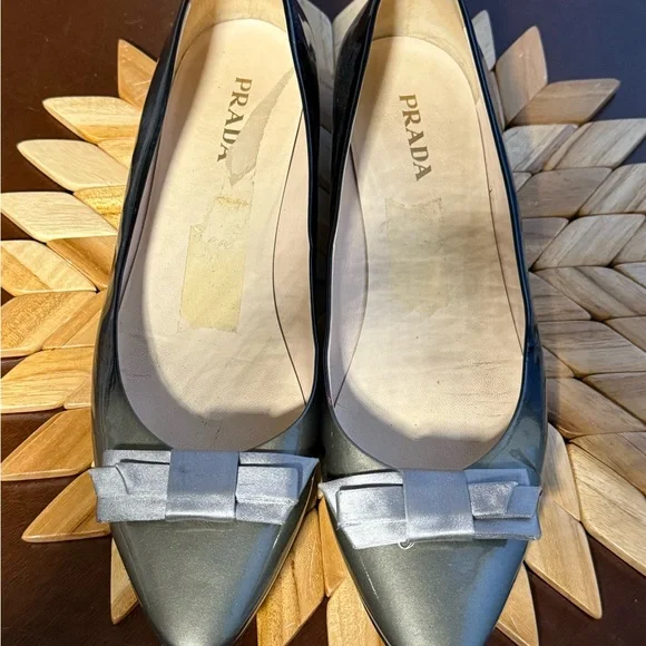 Prada Women's Gray Leather Flats with Silver Bow - Picture 8 of 8